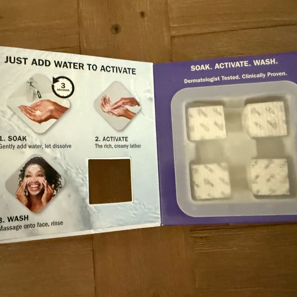 Olay Cleansing Melts + Retinol Water-Activated Daily Facial Cleanser 32ct Pads - Picture 4 of 6